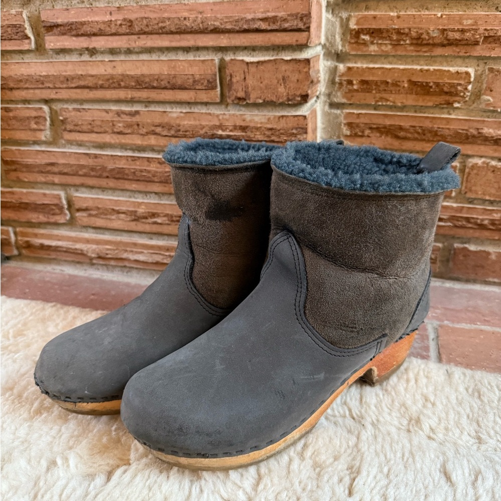 No. 6 Charcoal Shearling-Lined Clogs